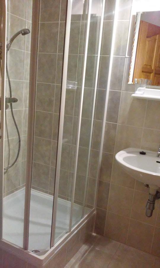 מלון Tiszafüred Janosi Vendeghaz מראה חיצוני תמונה